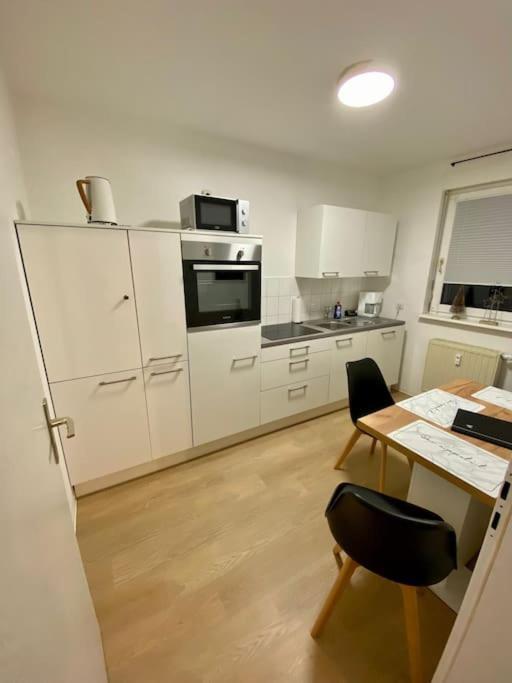 Stilvolle Ferienwohnung Mit Stellplatz Wlan Free Netflix Naehe Bahnhof Zwickau Ngoại thất bức ảnh