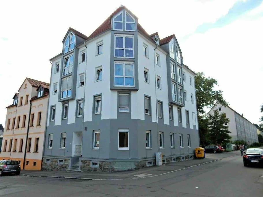 Stilvolle Ferienwohnung Mit Stellplatz Wlan Free Netflix Naehe Bahnhof Zwickau Ngoại thất bức ảnh