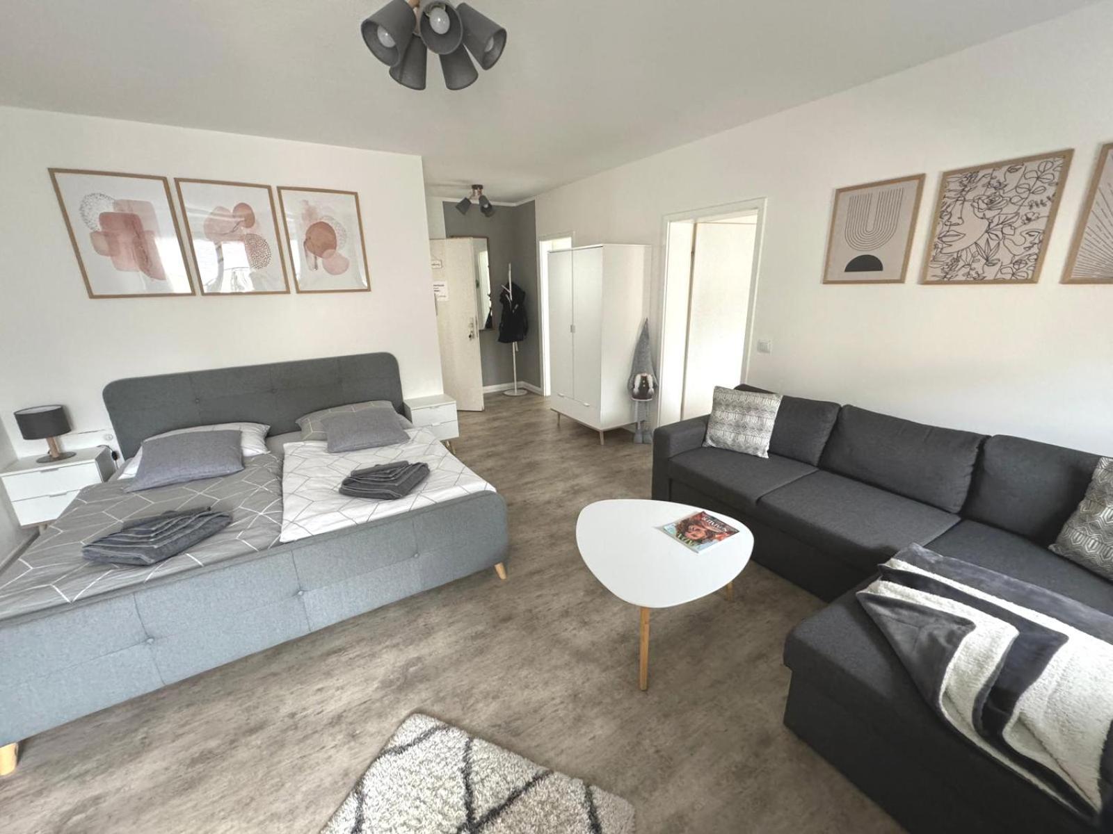 Stilvolle Ferienwohnung Mit Stellplatz Wlan Free Netflix Naehe Bahnhof Zwickau Ngoại thất bức ảnh